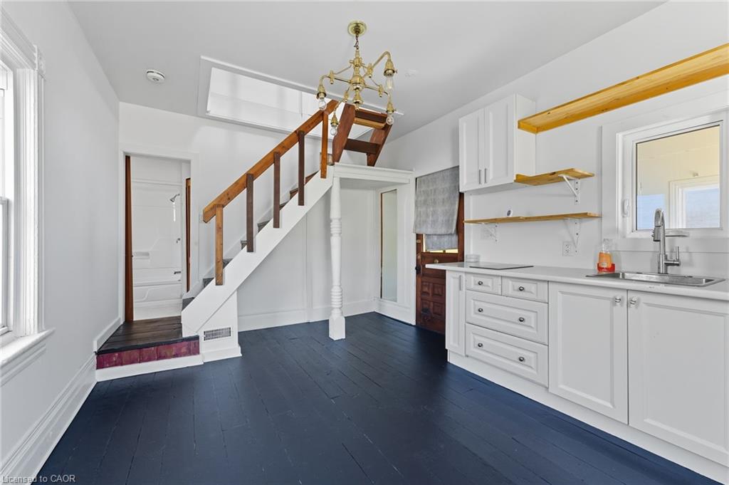 8 Tasker Street Property Photo 6
