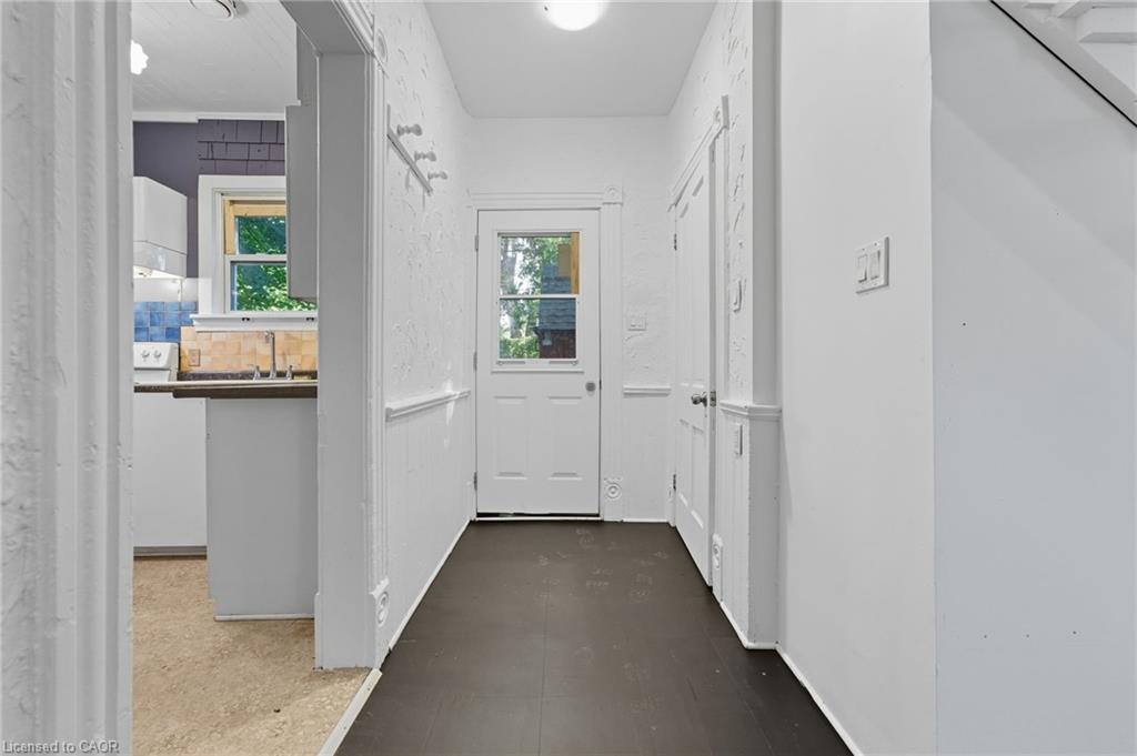8 Tasker Street Property Photo 12