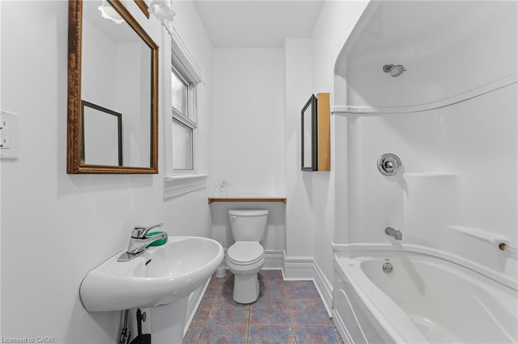 8 Tasker Street Property Photo 18