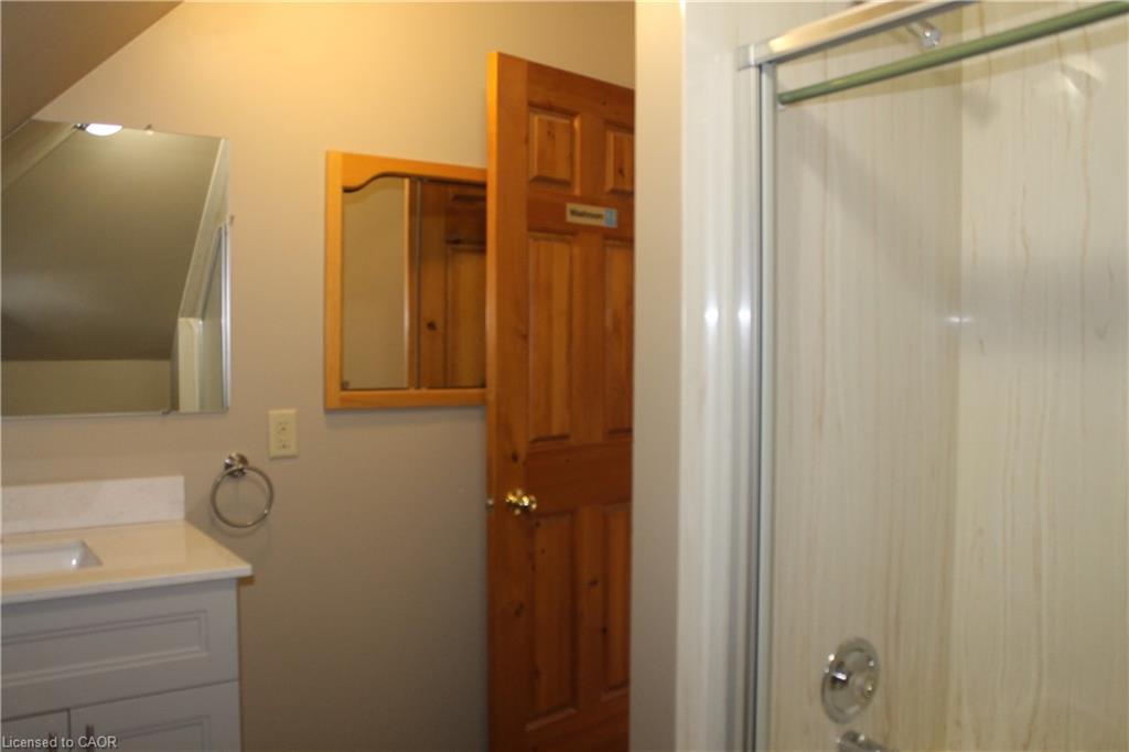 301-84 Main Street E Property Photo 7