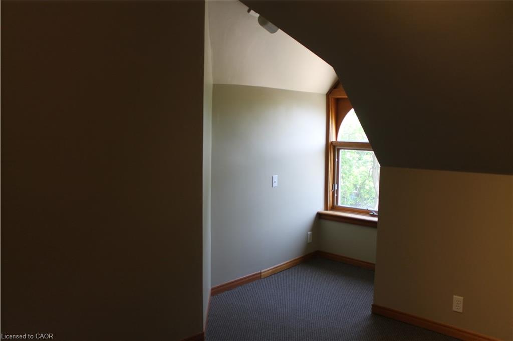 301-84 Main Street E Property Photo 10
