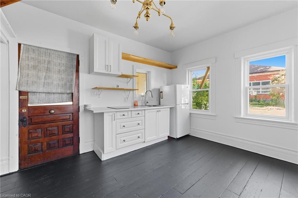 8 Tasker Street Property Photo 5