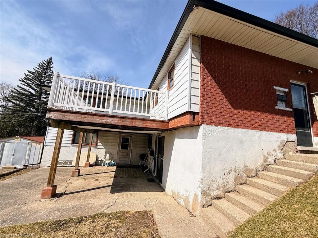 374 Victoria Road N Property Photo 5