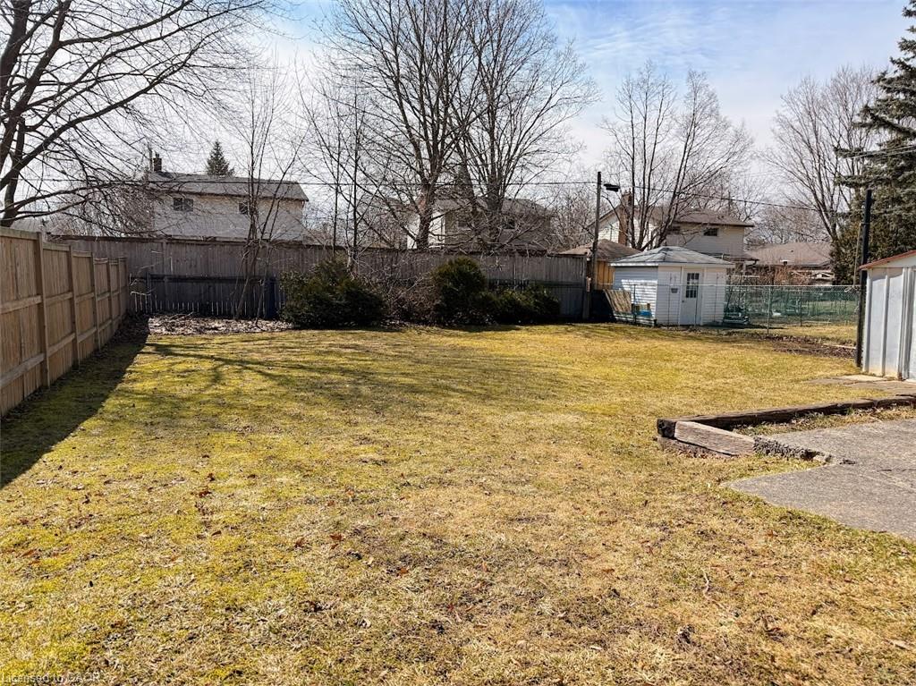 374 Victoria Road N Property Photo 43