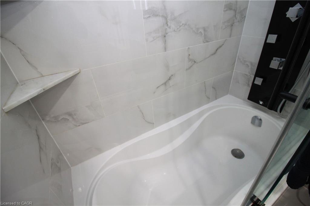 904-90 Ling Road Property Photo 16