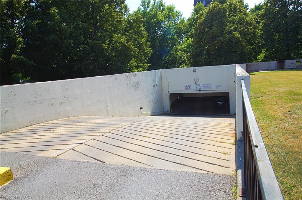 904-90 Ling Road Property Photo 35