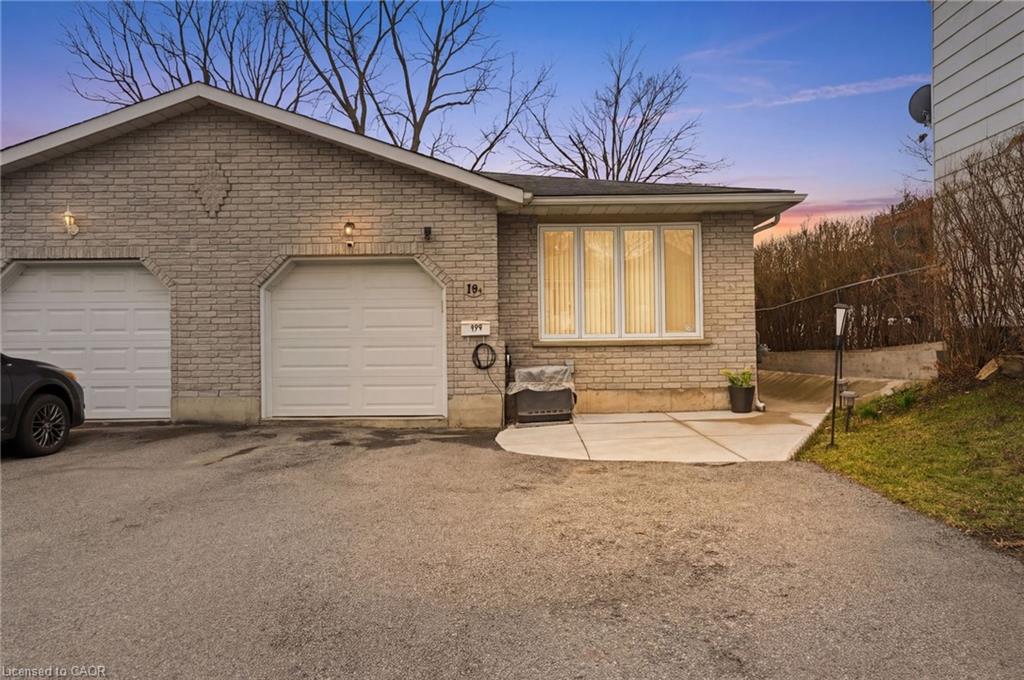 19b Dundas Street W Property Photo 1