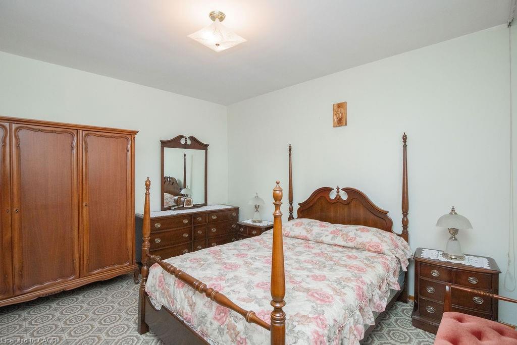 91 Pearl Street N Property Photo 17