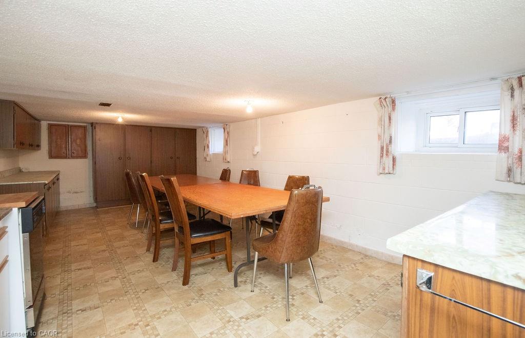 91 Pearl Street N Property Photo 23