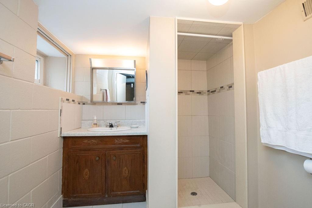 91 Pearl Street N Property Photo 25