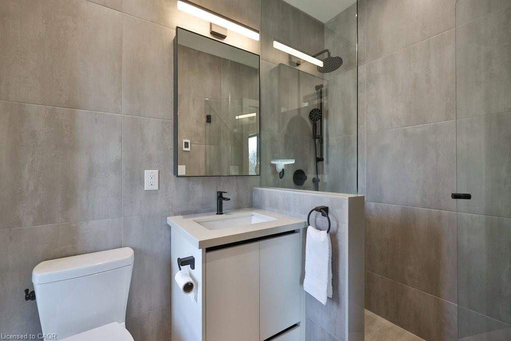 4482 Cosburn Crescent Property Photo 27