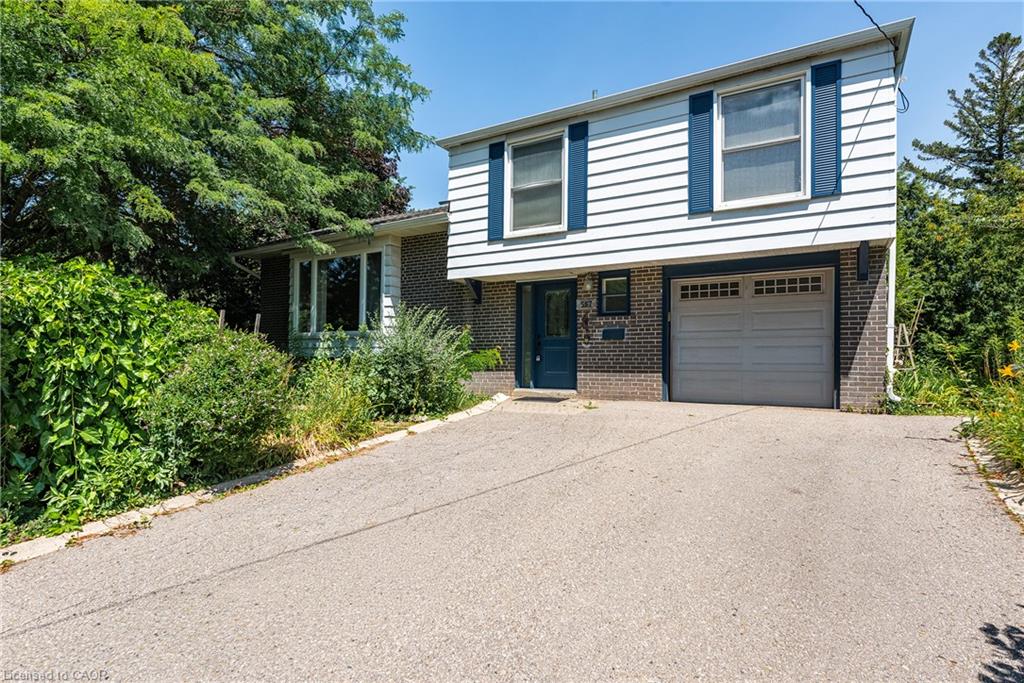 557 Trafford Crescent Property Photo 1