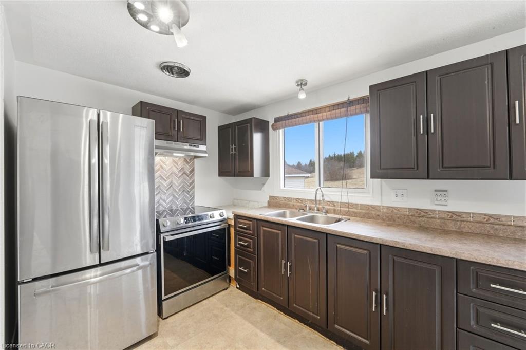 692 Emily Park Road Property Photo 11