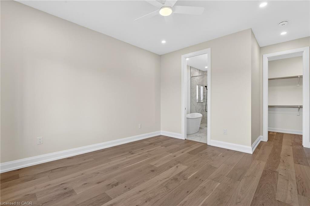 6192 Curlin Crescent Property Photo 28