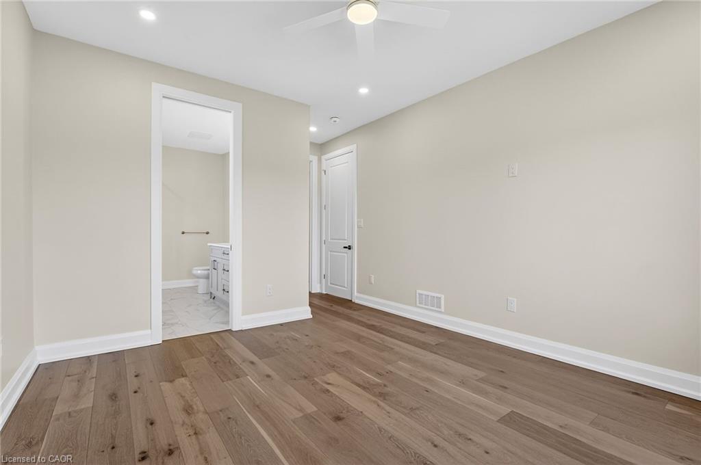 6192 Curlin Crescent Property Photo 29