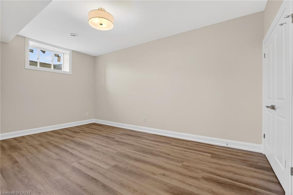 6192 Curlin Crescent Property Photo 40