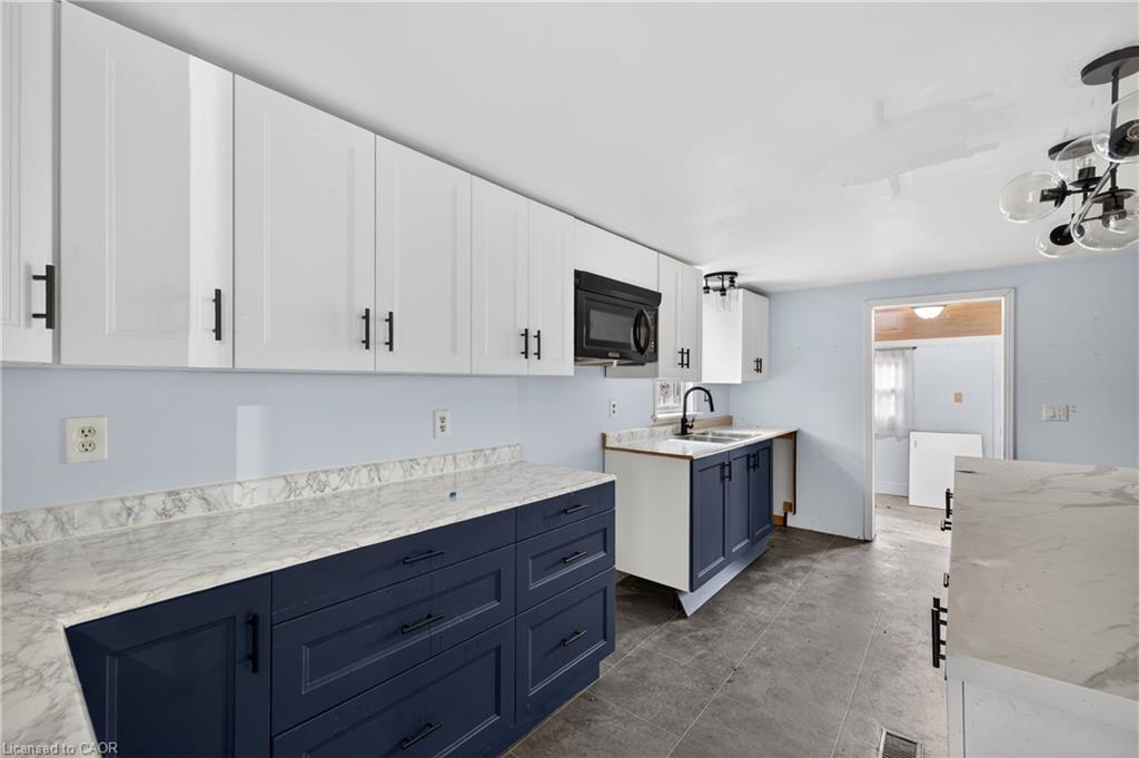 527 Bond Street Property Photo 12