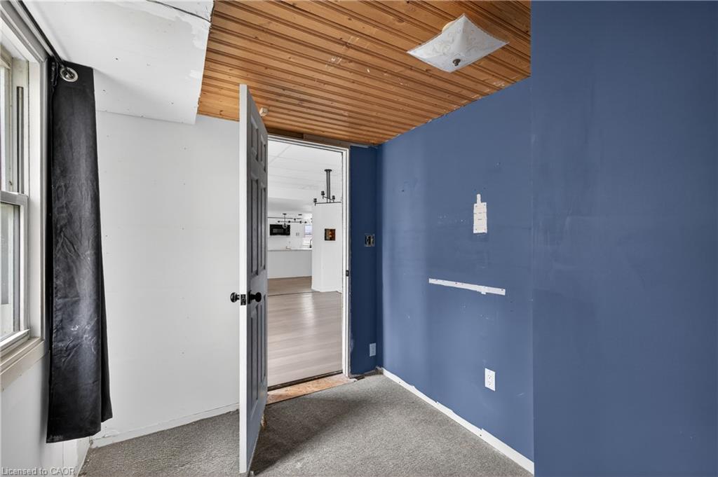 527 Bond Street Property Photo 26