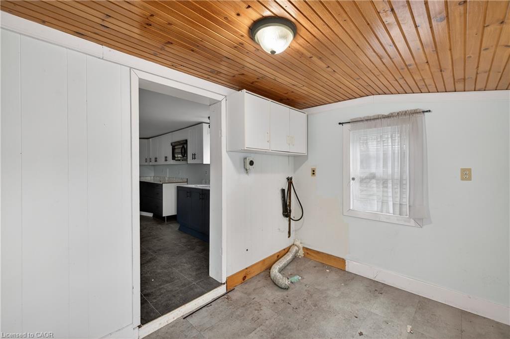 527 Bond Street Property Photo 31