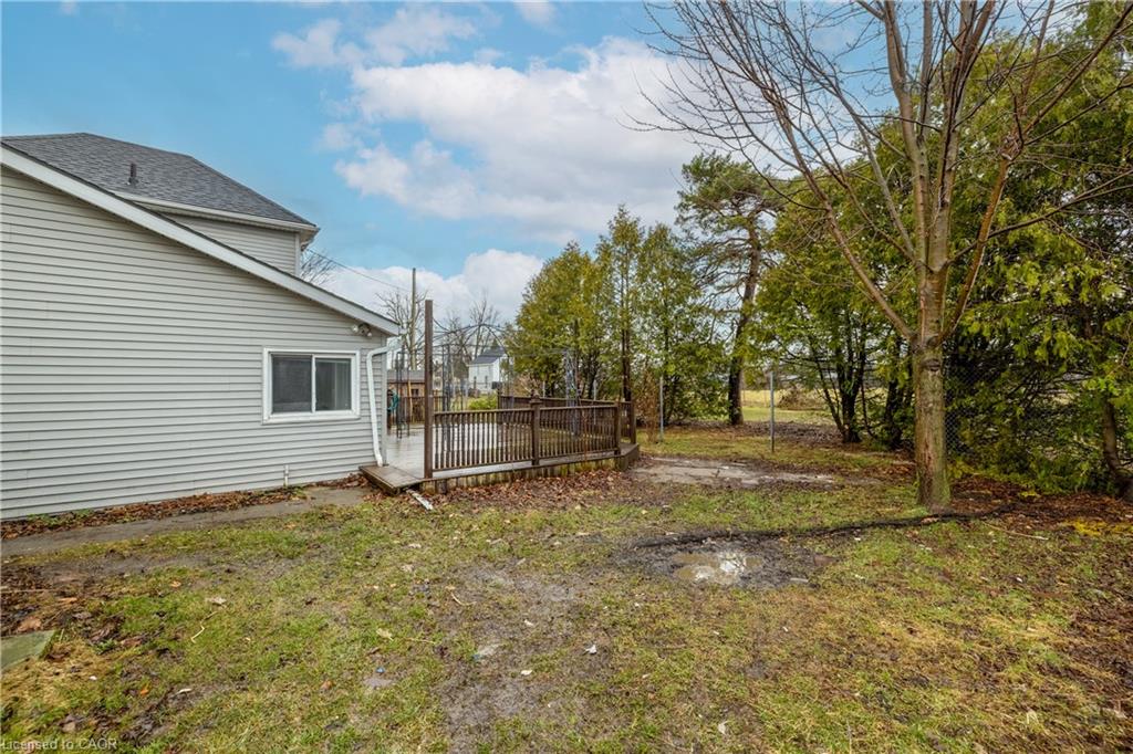 527 Bond Street Property Photo 39