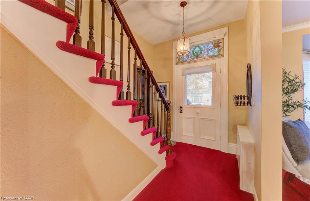 48 Dupont Street Property Photo 5