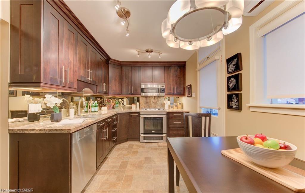 48 Dupont Street Property Photo 15