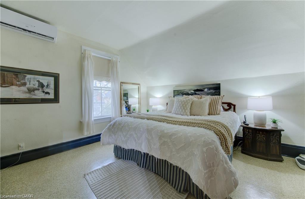 48 Dupont Street Property Photo 19