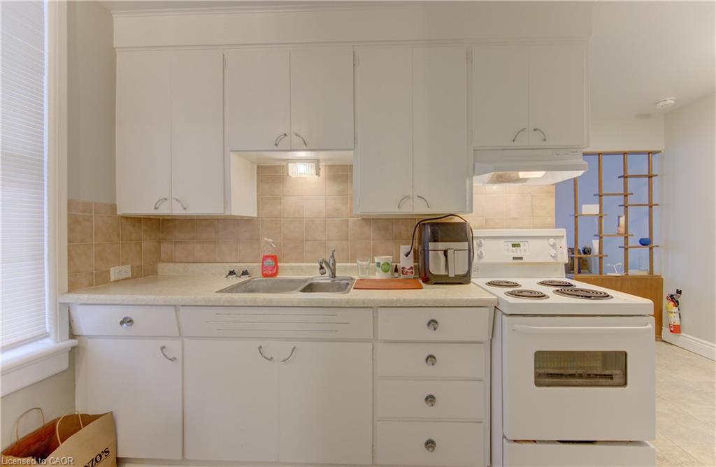 48 Dupont Street Property Photo 36