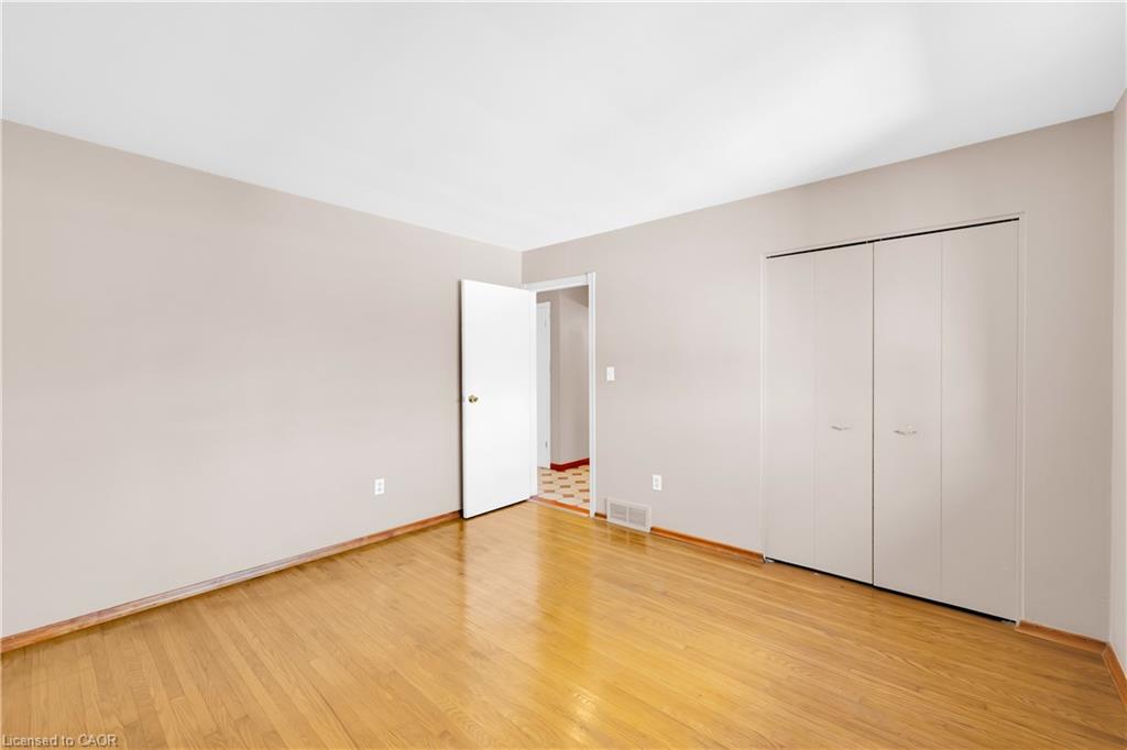 112 Purdy Crescent Property Photo 15