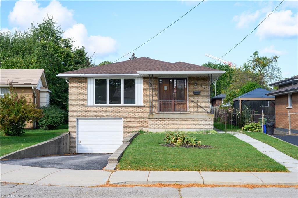 112 Purdy Crescent Property Photo 35