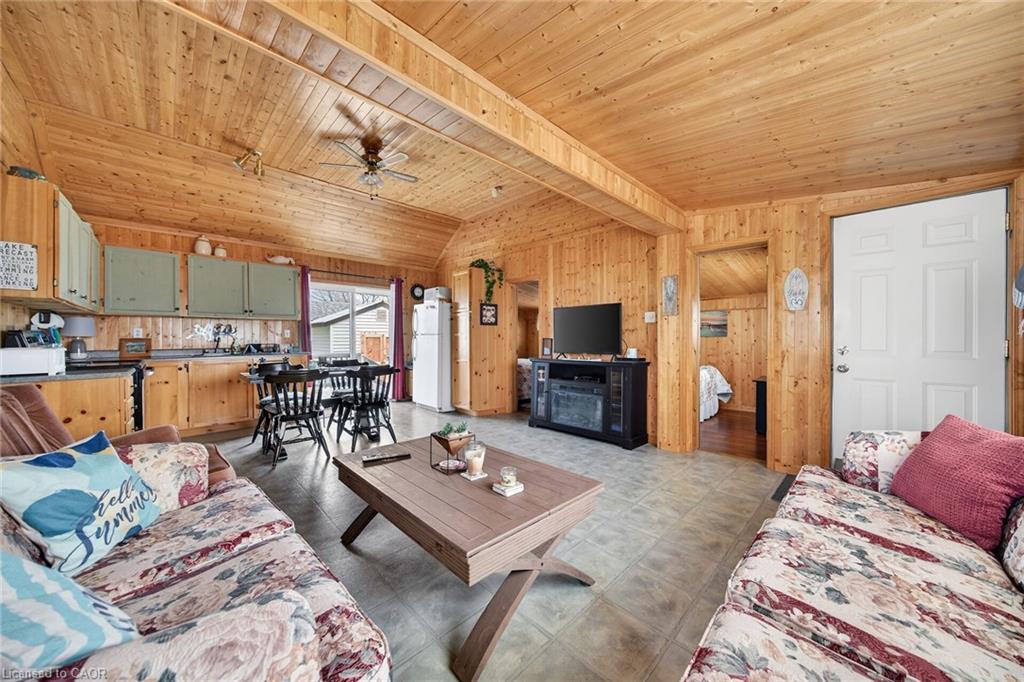 9 Pike Lane Property Photo 8