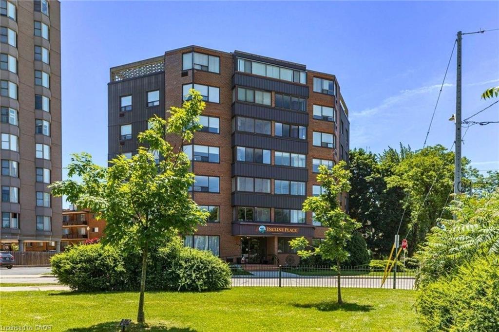 201-166 Mountain Park Avenue Property Photo 3