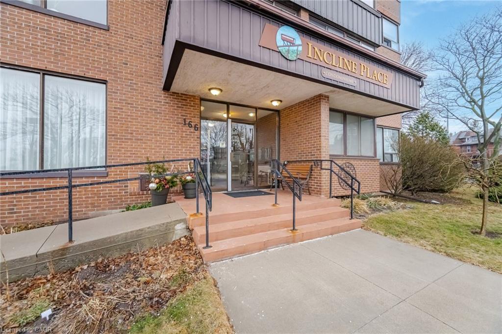 201-166 Mountain Park Avenue Property Photo 4