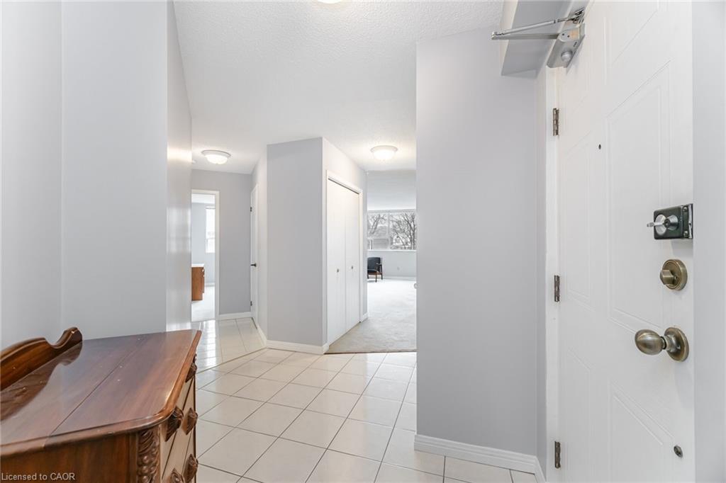 201-166 Mountain Park Avenue Property Photo 5