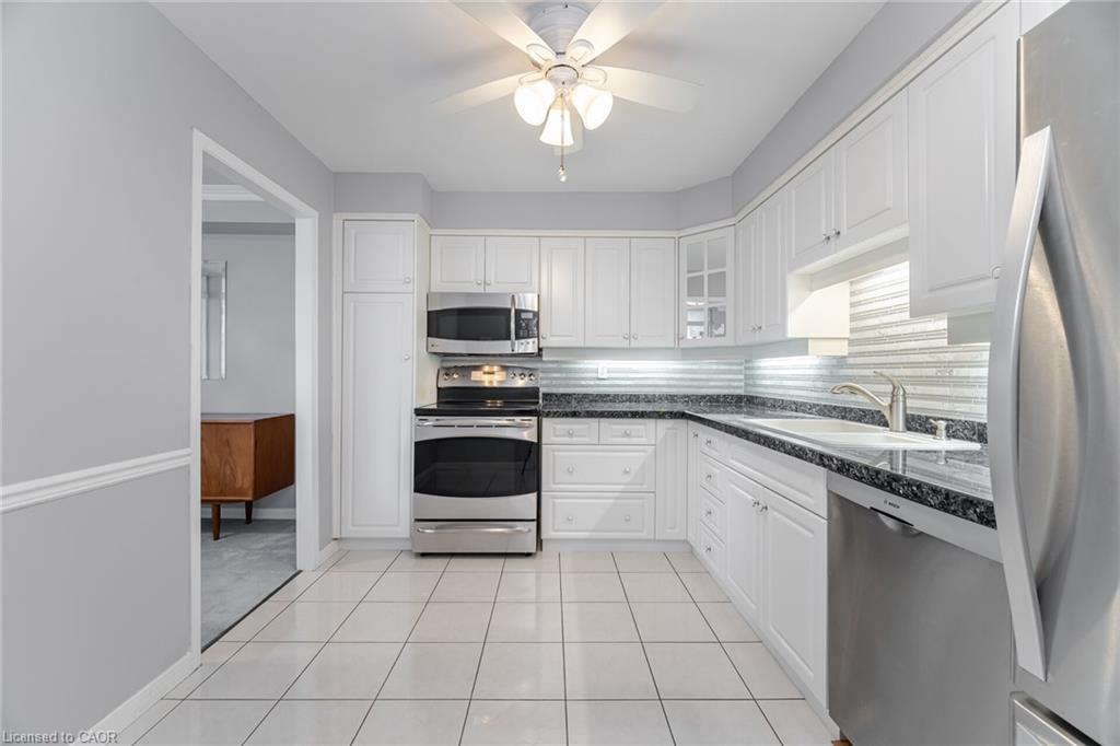201-166 Mountain Park Avenue Property Photo 10