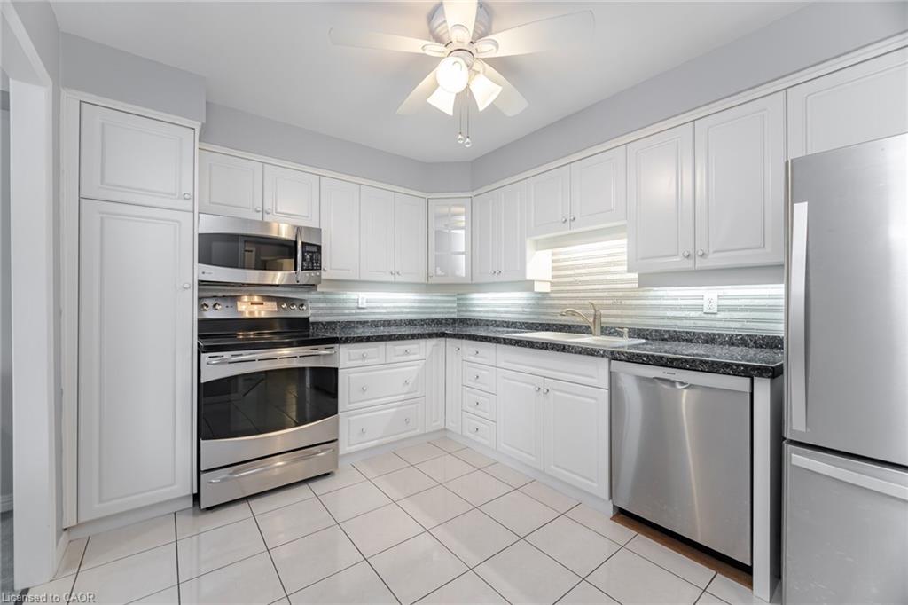 201-166 Mountain Park Avenue Property Photo 11