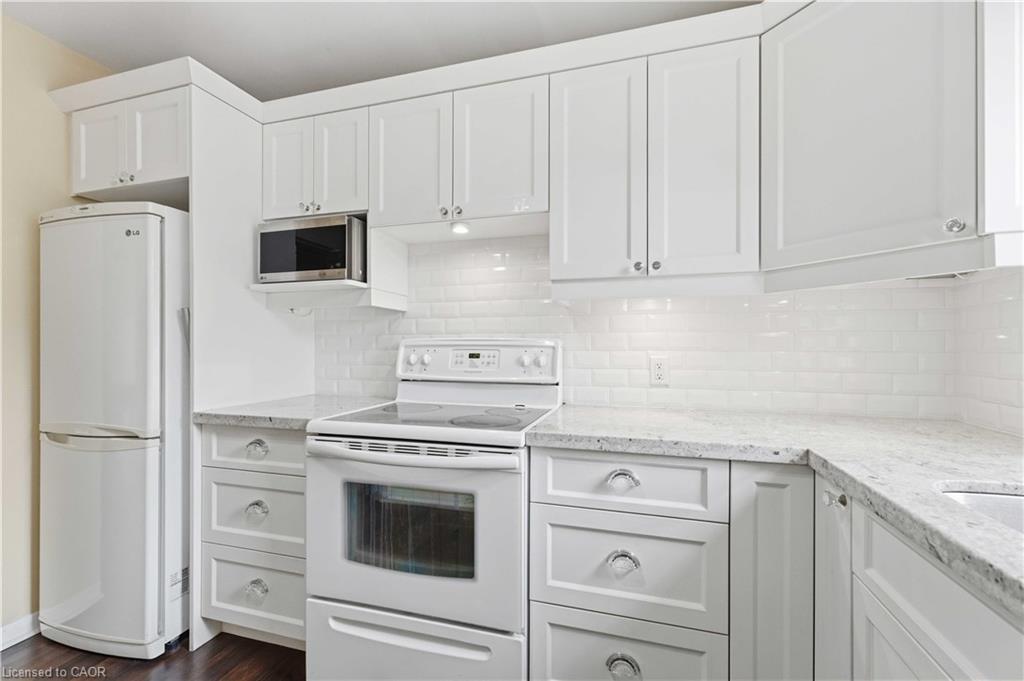 23-231 Macnab Street S Property Photo 10