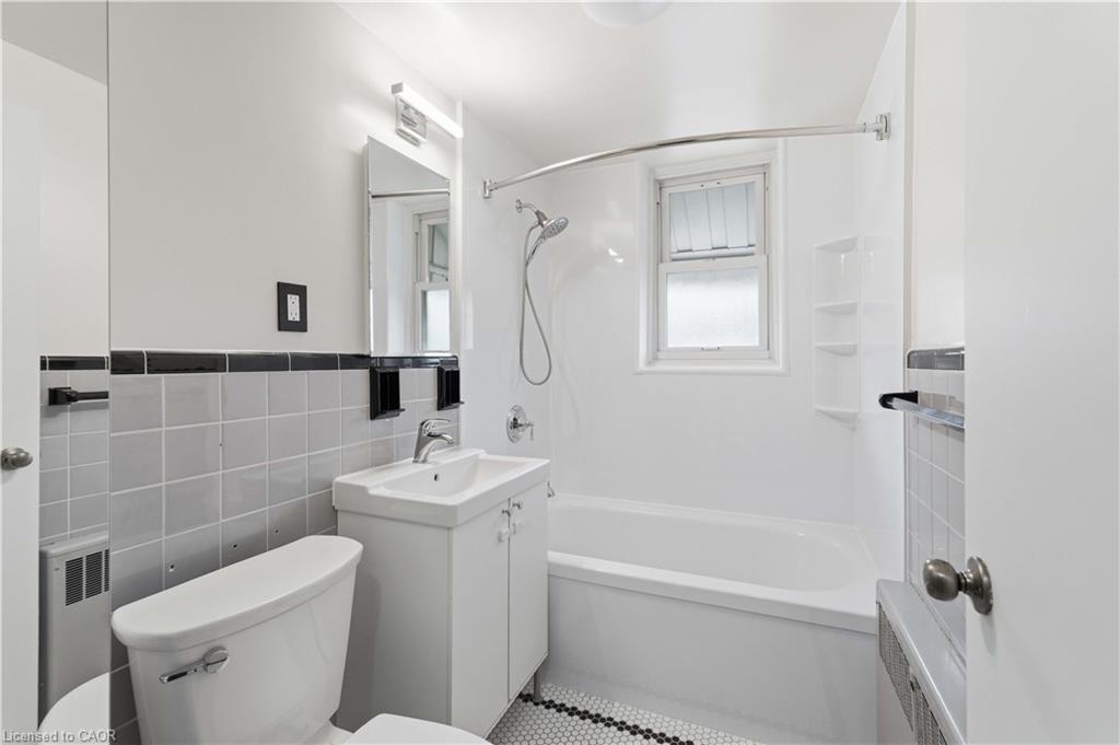 23-231 Macnab Street S Property Photo 14