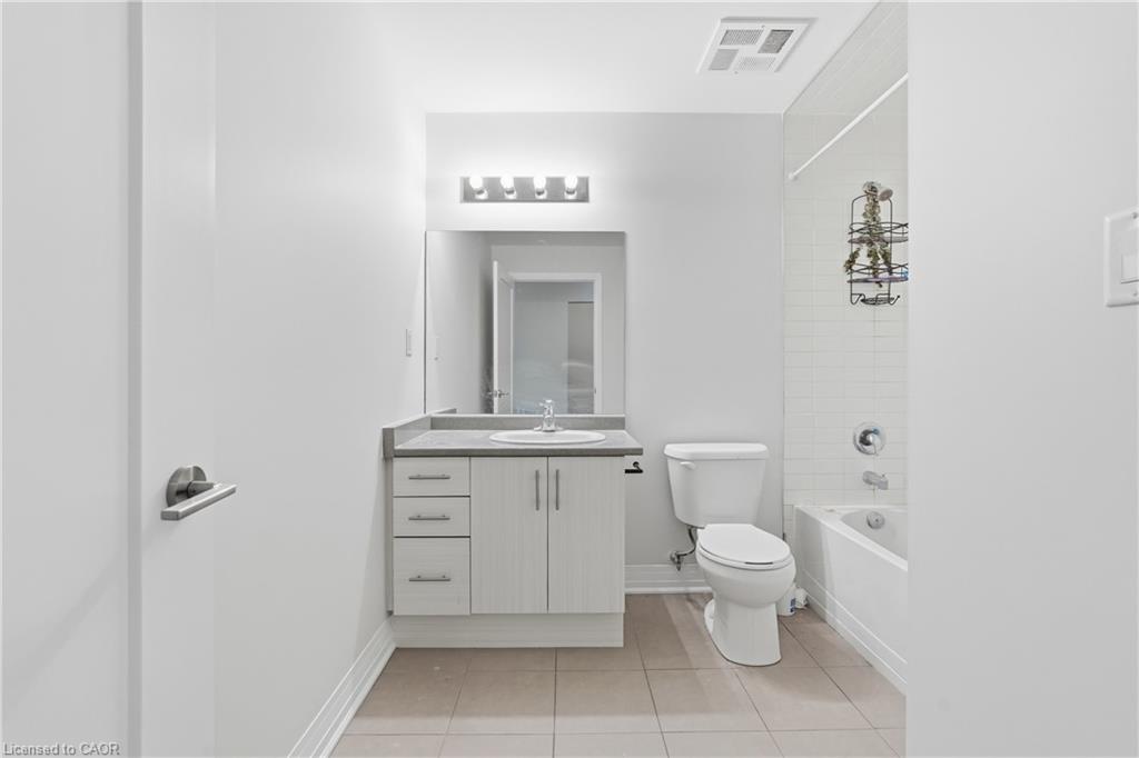 304-10 Concord Place Property Photo 24