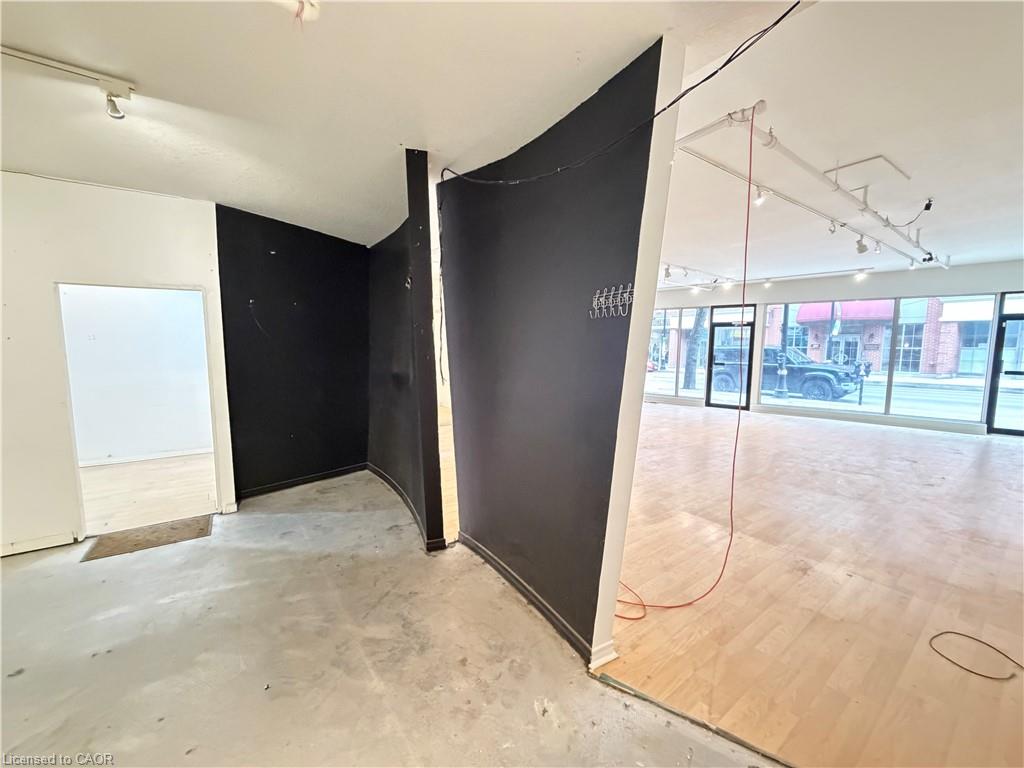 271 King Street E Property Photo 14