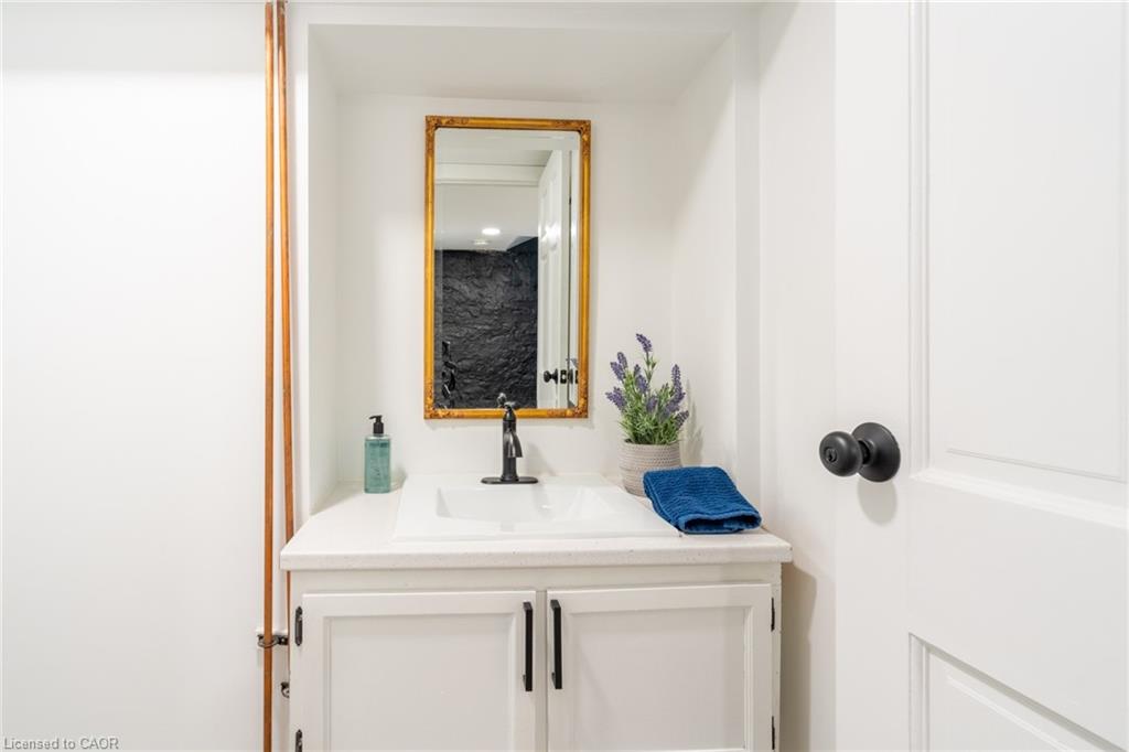 299 James Street N Property Photo 22