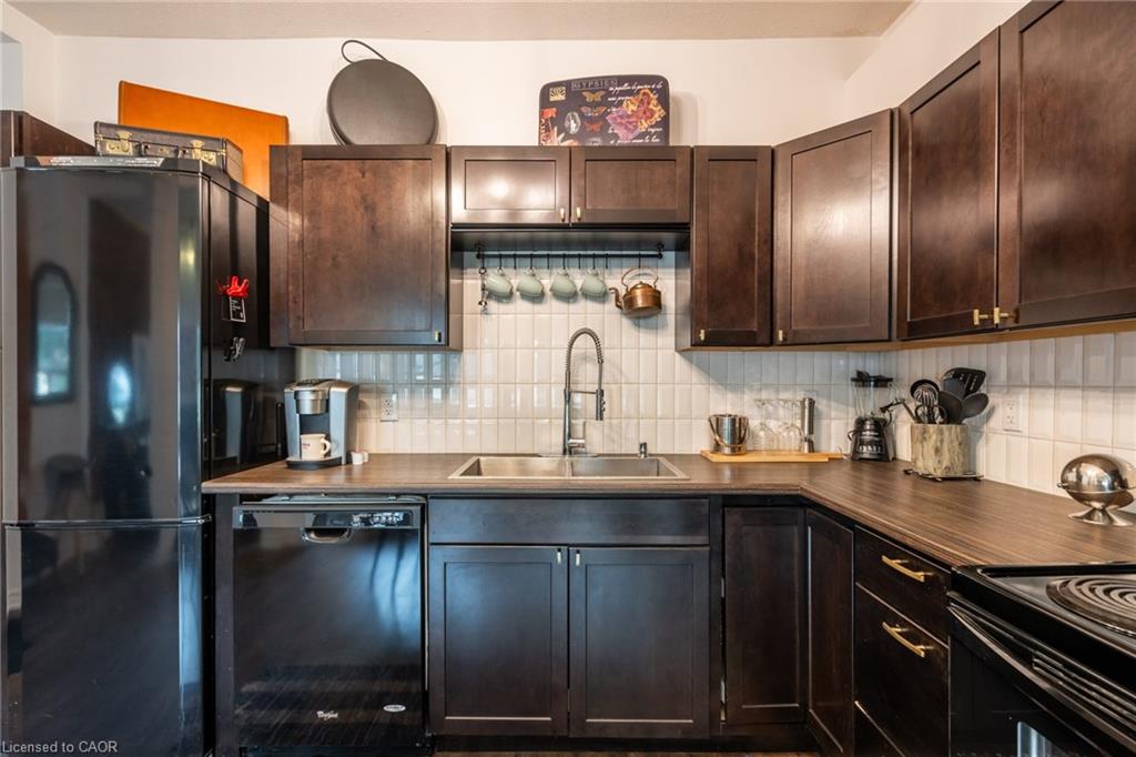 299 James Street N Property Photo 31