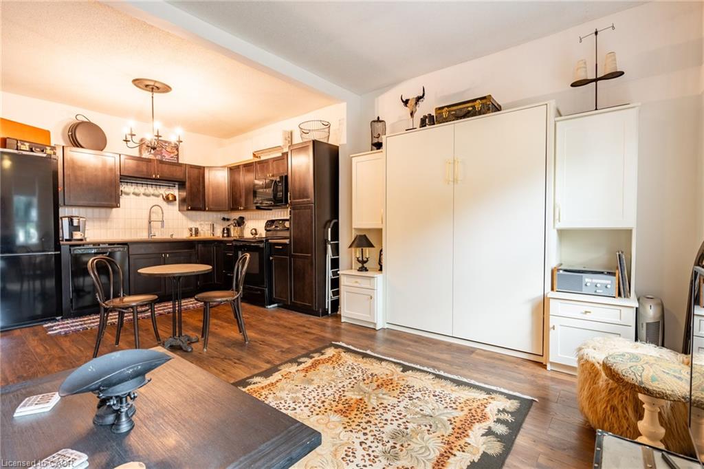 299 James Street N Property Photo 37