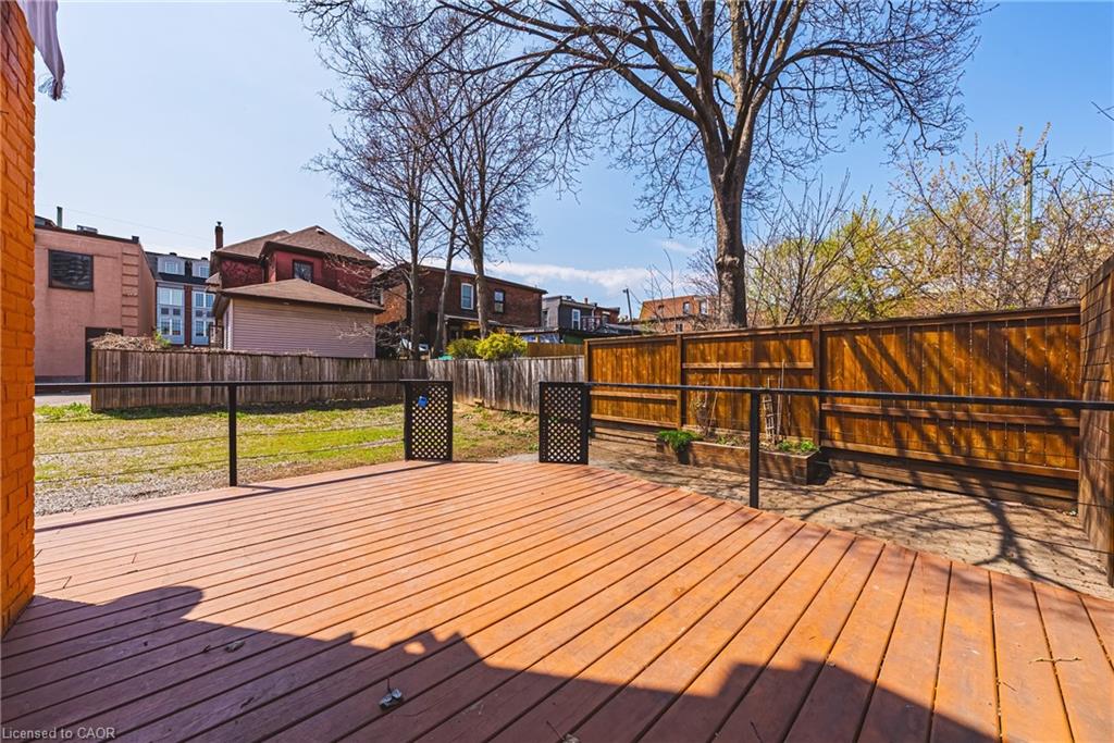 116 Catharine Street S Property Photo 15