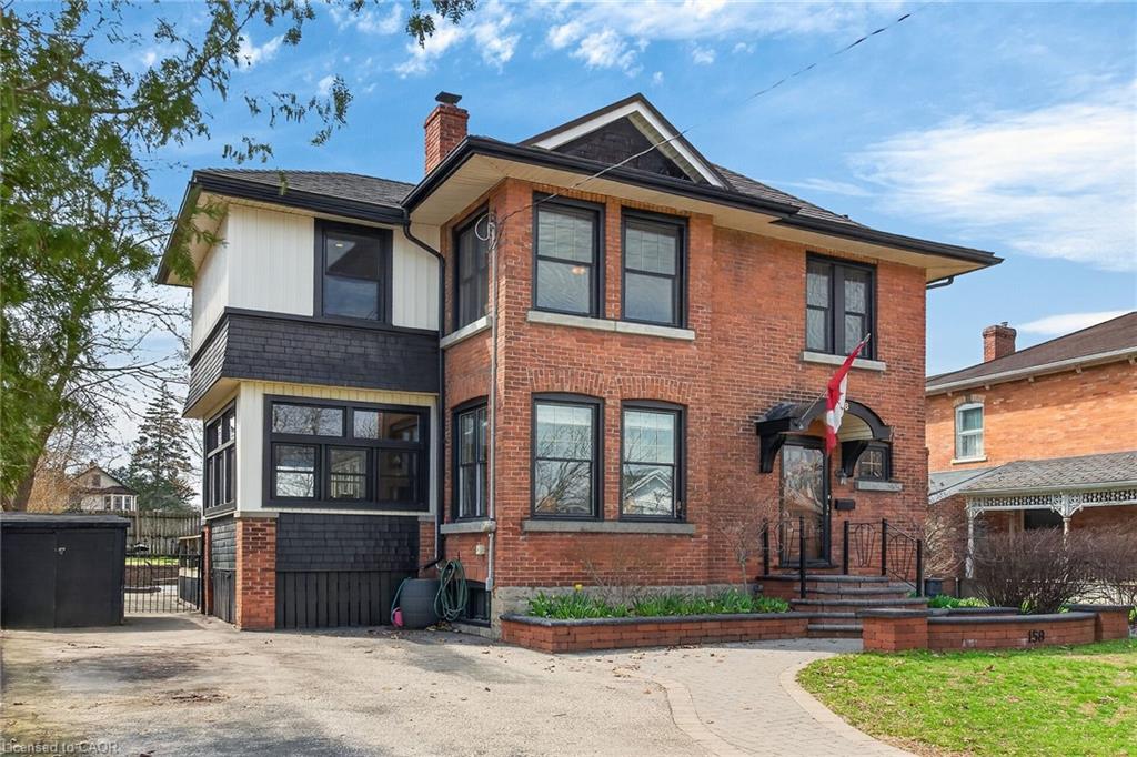 158 Talbot Street N Property Photo 1