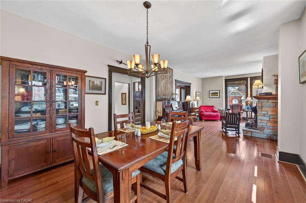 158 Talbot Street N Property Photo 18