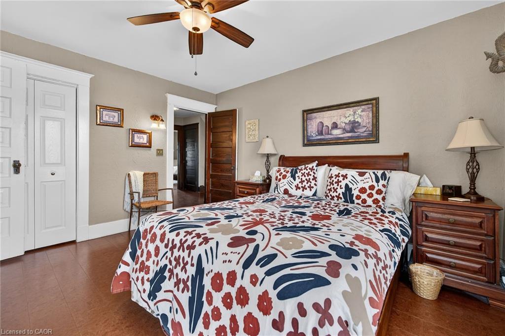 158 Talbot Street N Property Photo 31