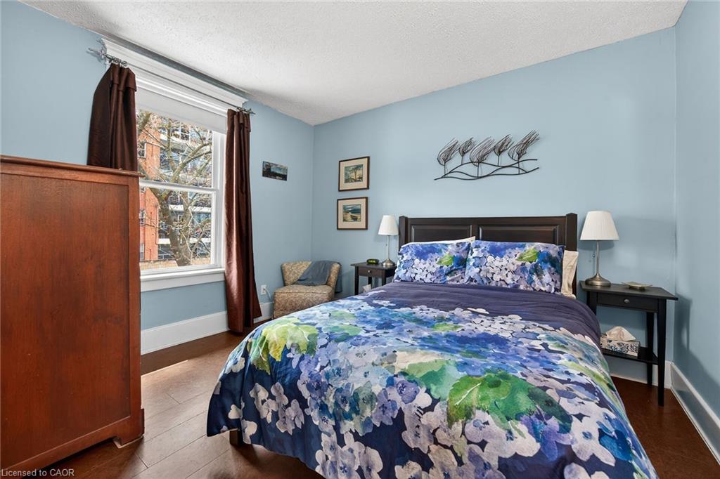 158 Talbot Street N Property Photo 35