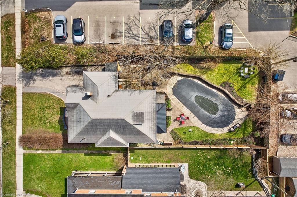 158 Talbot Street N Property Photo 50