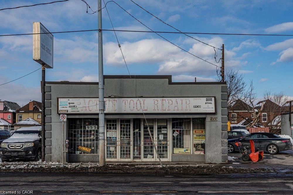 955 Barton Street E Property Photo 1